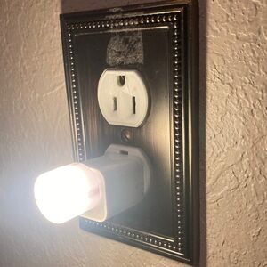 10/$13. NEW USB Plug-In Night warm yellow Light (USB light only)